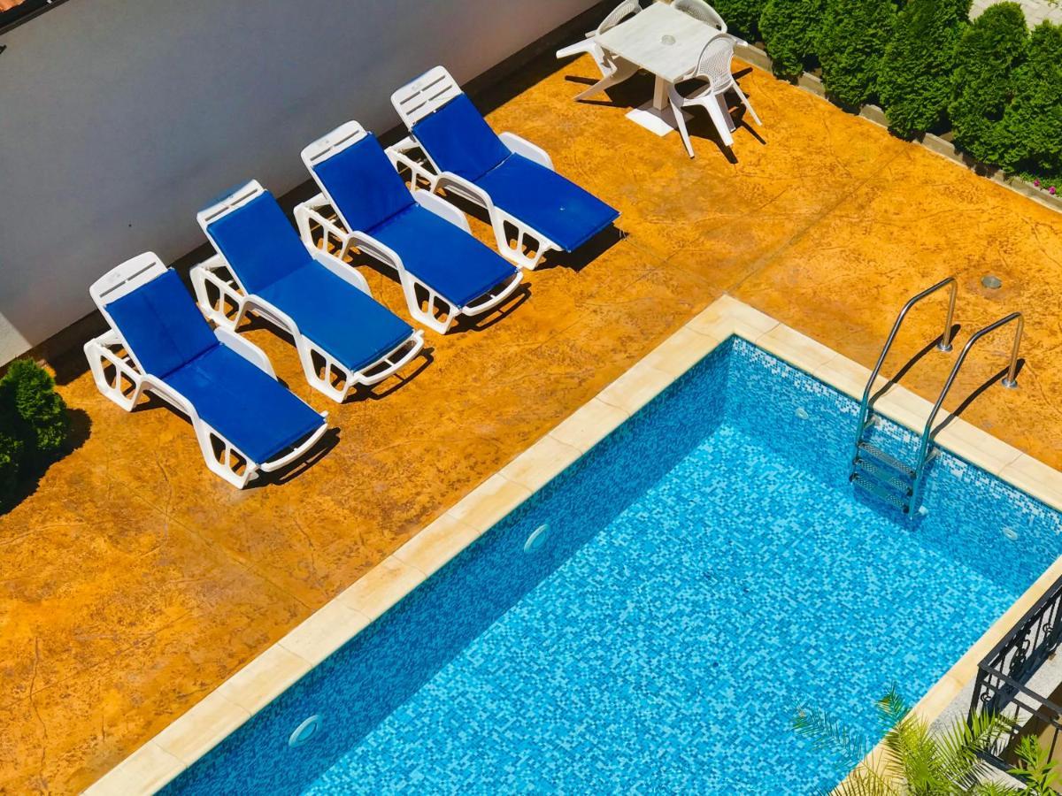 Apartment Raya Obzor Bagian luar foto