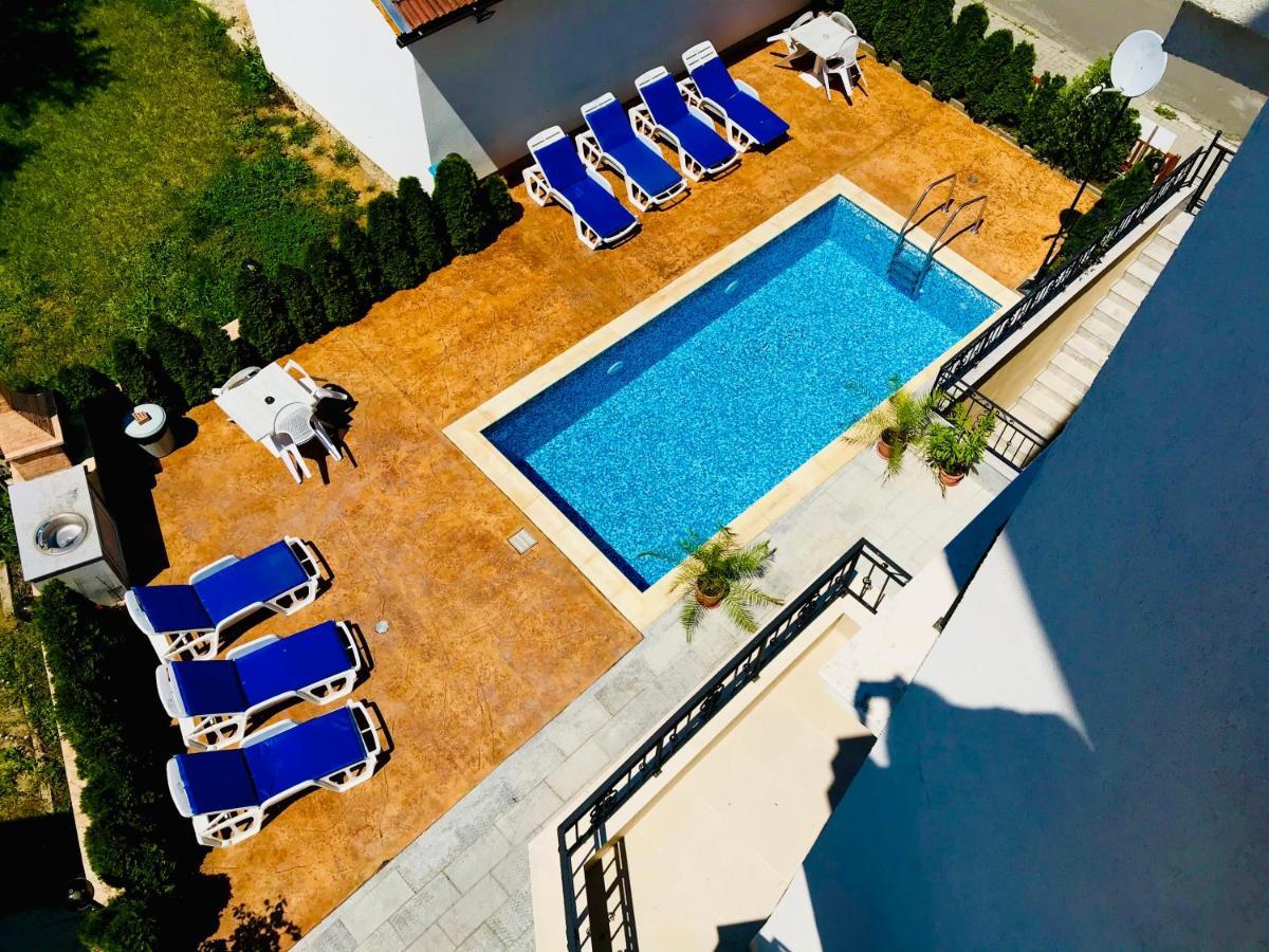 Apartment Raya Obzor Bagian luar foto